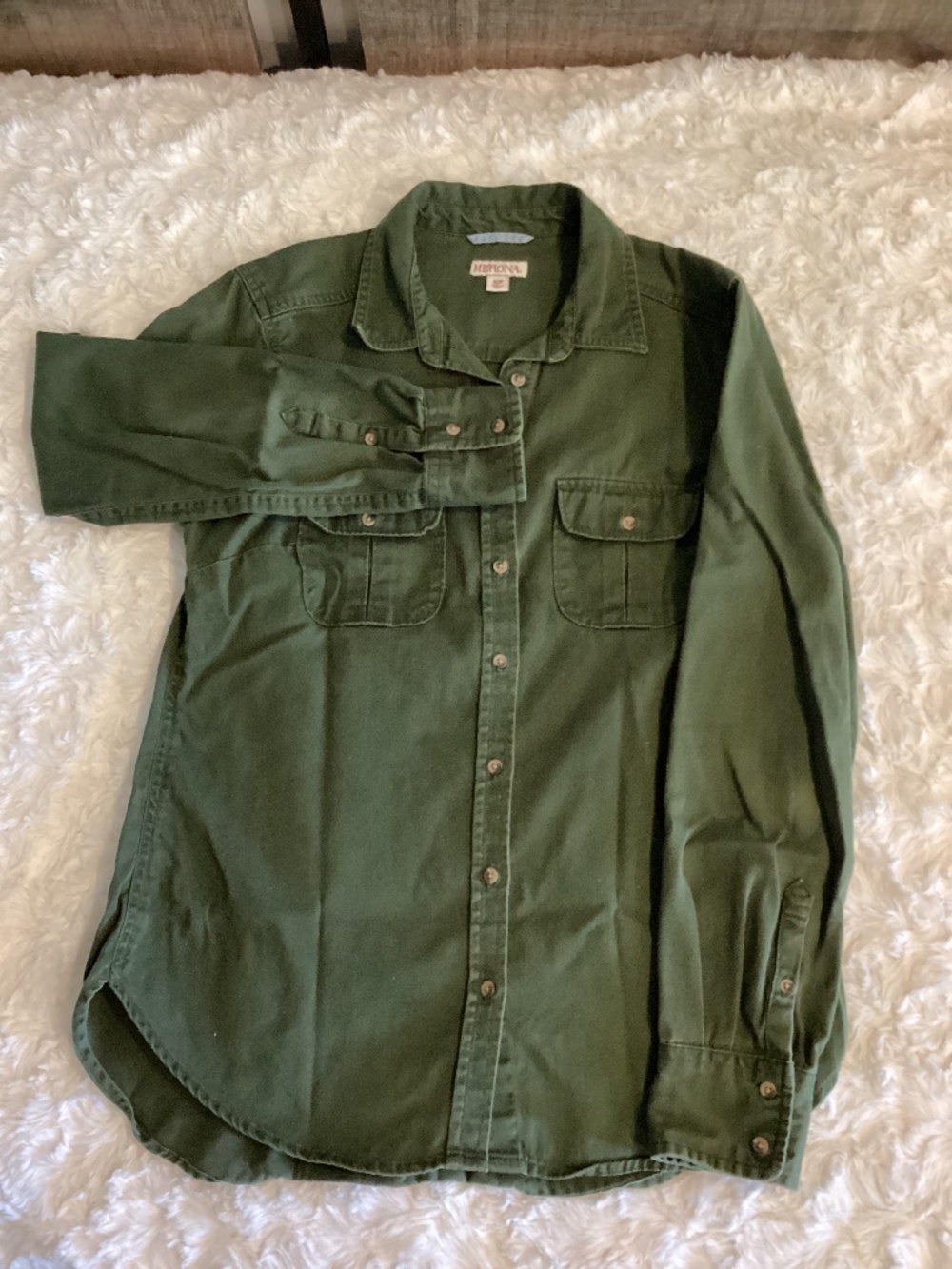Merona Women’s Long Sleeve Button Down Shirt, Army Green, Size S.